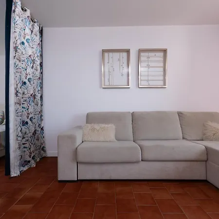 Sky19 Ocean View T1 Apartment