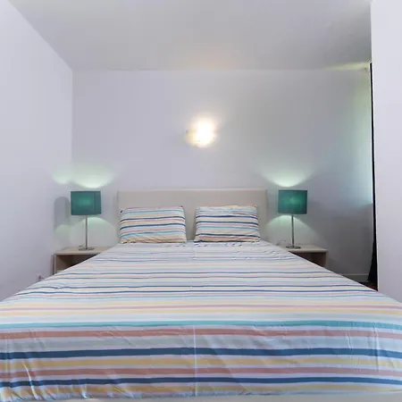 Sky19 Ocean View T1 Apartmán *